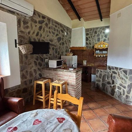 Casas Rurales Los Llanos Fuentes De Leon Luaran gambar