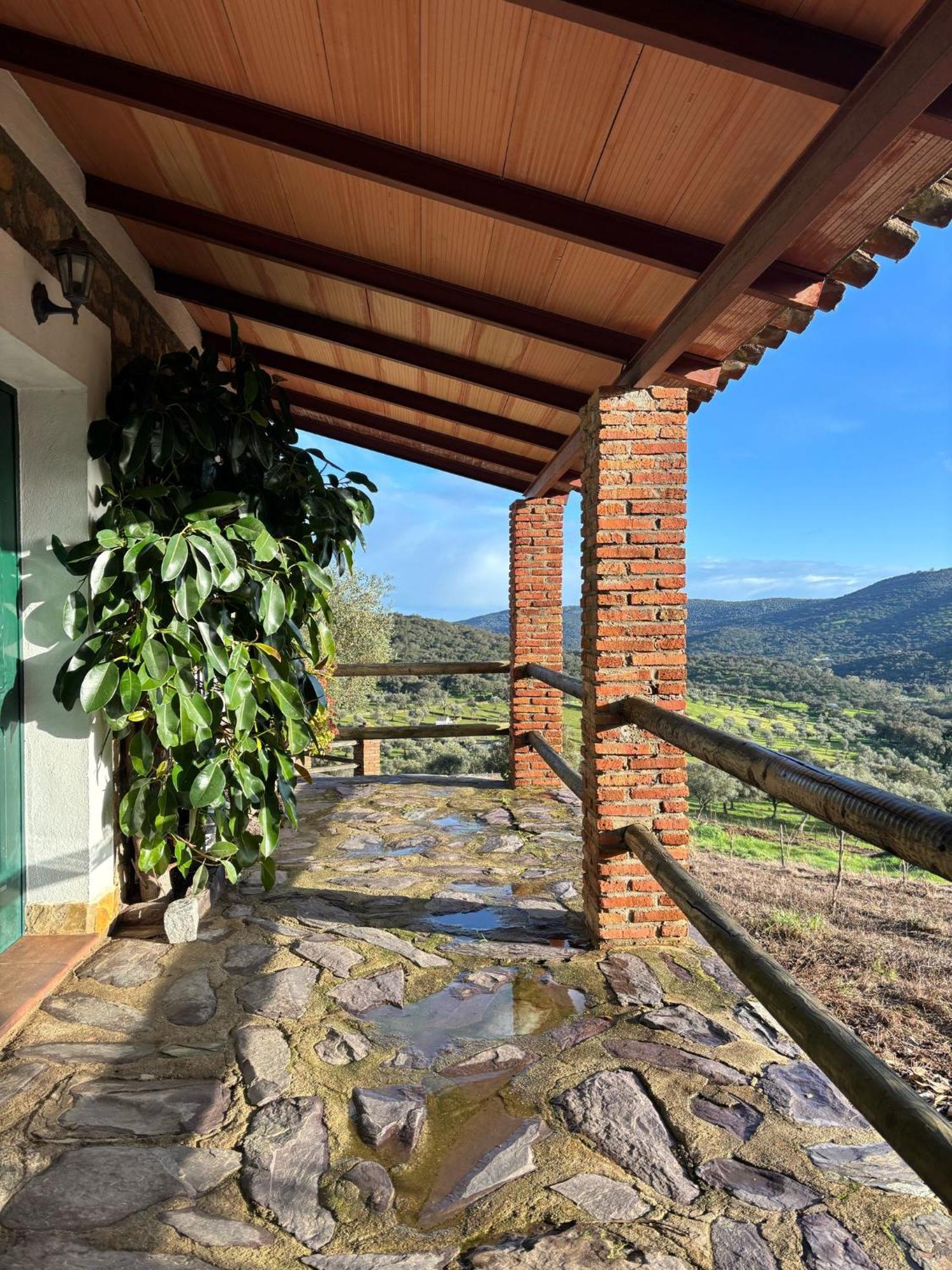 Casas Rurales Los Llanos Fuentes De Leon Luaran gambar